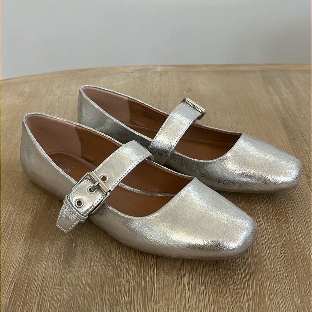 DV by Dolce Vita Marcello Mellie Silver Ballet Flat Mary Jane 8.5 9